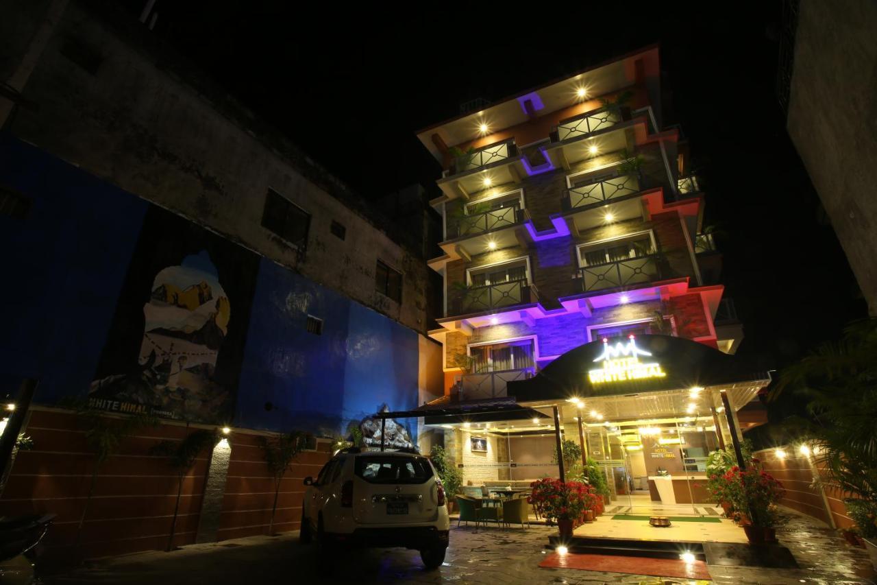 Hotel White Himal Pokhara Zewnętrze zdjęcie