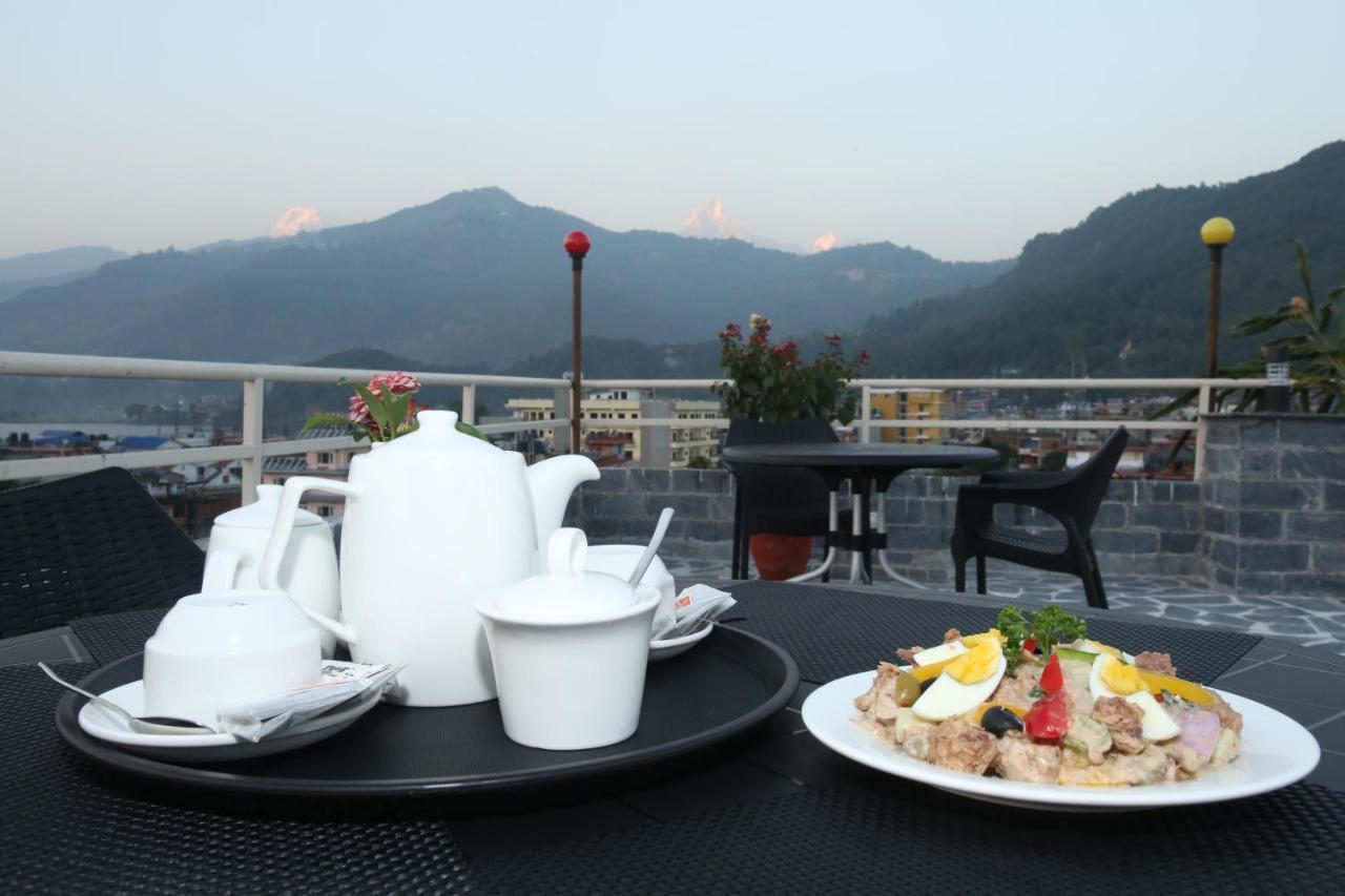 Hotel White Himal Pokhara Zewnętrze zdjęcie