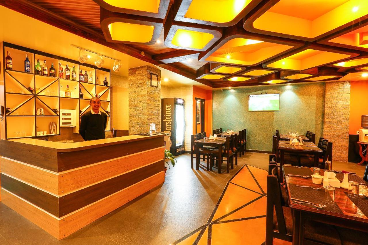 Hotel White Himal Pokhara Zewnętrze zdjęcie
