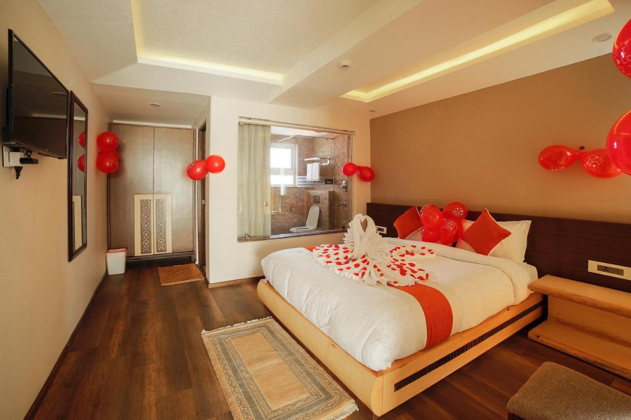 Hotel White Himal Pokhara Zewnętrze zdjęcie