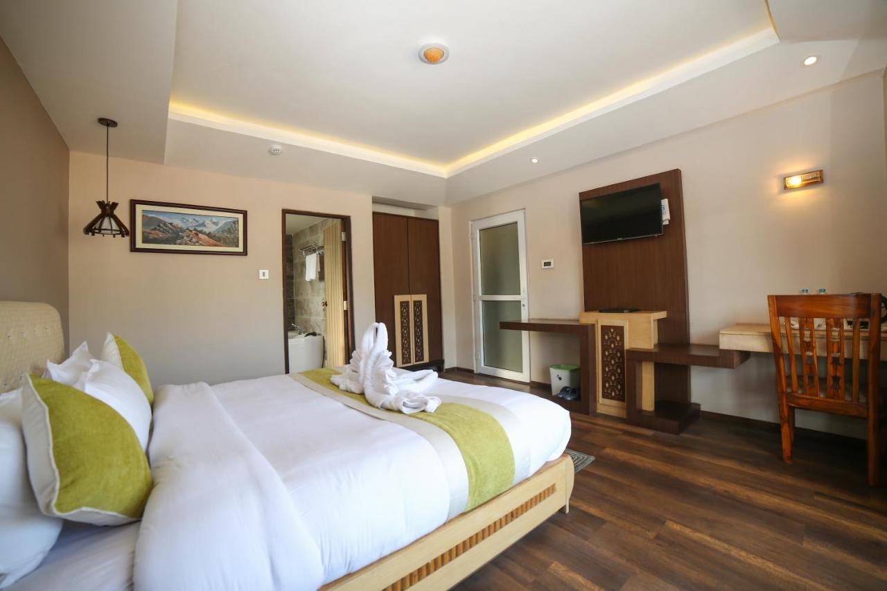 Hotel White Himal Pokhara Zewnętrze zdjęcie